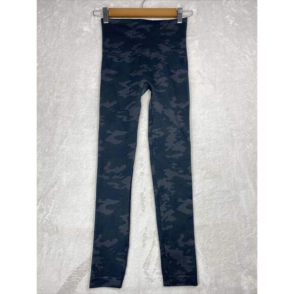 Spanx Pants - SPANX‎ Look At Me Now Seamless Camo Leggings Black Camouflage Size Small
